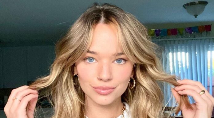 Abbey Humphreys of Netflix's Twentysomethings