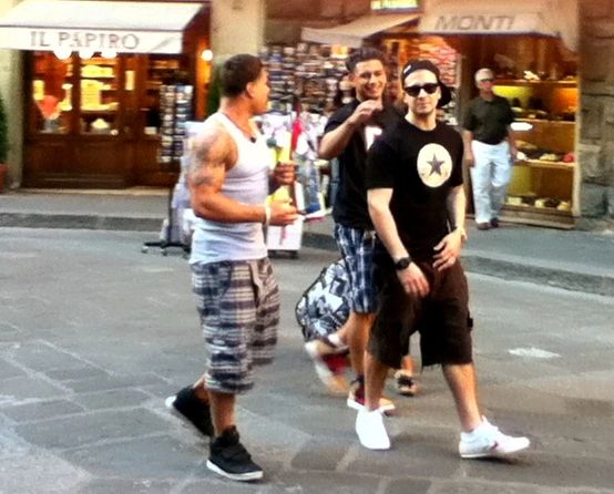 Where Was Jersey Shore Filmed- - Italy - Pauly, Vinny and Ronnie in Piazza del Duomo
