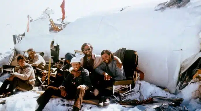 The True Story Behind the Netflix Movie ‘Society Of The Snow’ The True Story Behind the Netflix Movie 'Society Of The Snow'